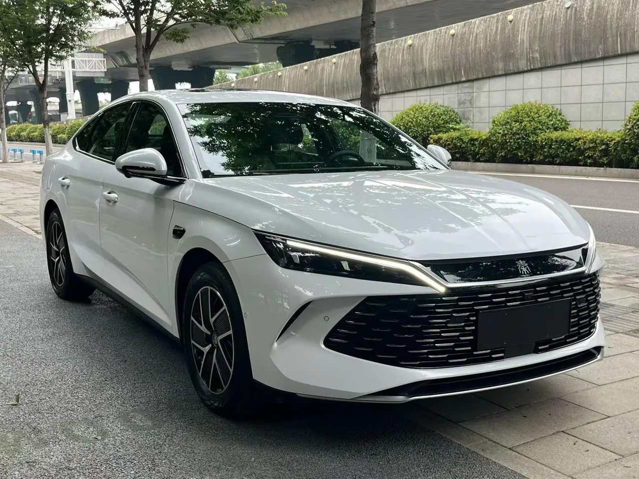 BYD 2025 Qin L DM-i 1.5 stepless smart driving version 120KM Exceed automatic gear 4