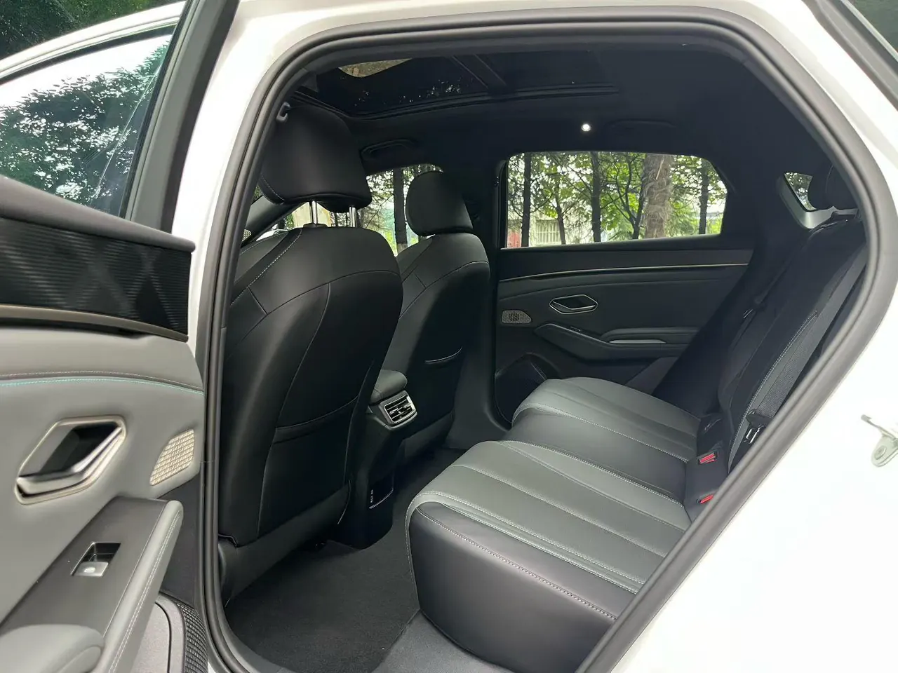 BYD 2025 Qin L DM-i 1.5 stepless smart driving version 120KM Exceed automatic gear 5