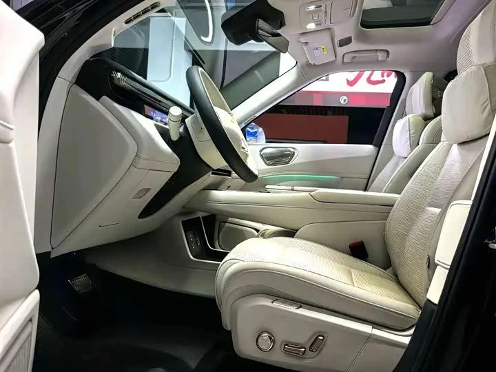 LYNK&amp;CO 900 2025 2.0T Ultra 6 6