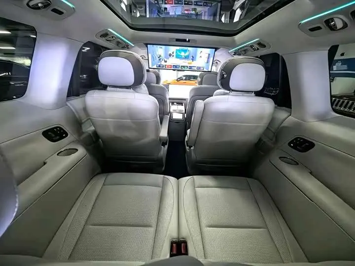 LYNK&amp;CO 900 2025 2.0T Ultra 6 9