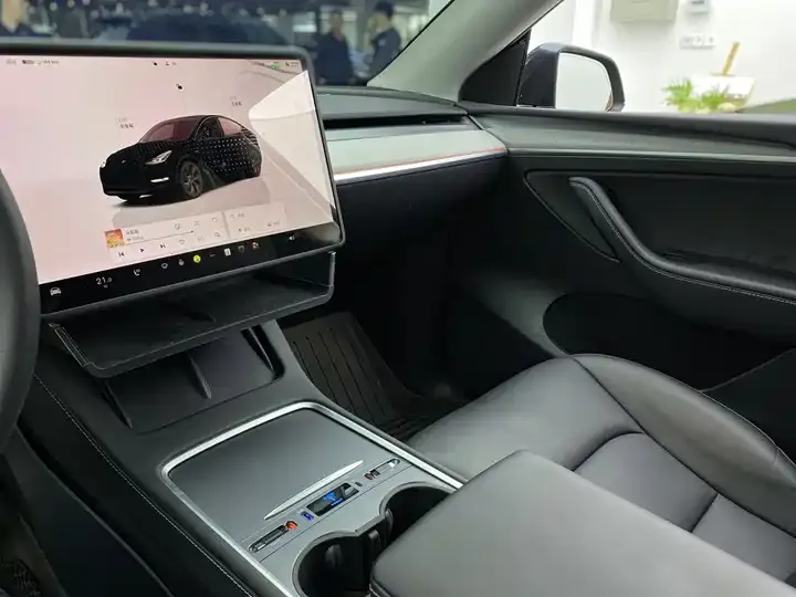 Model Y 2024 rear-wheel drive version 10