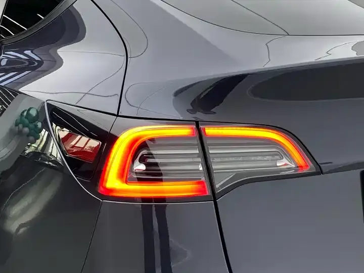 Model Y 2024 rear-wheel drive version 12