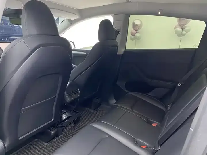 Model Y 2024 rear-wheel drive version 6