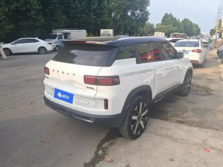 Geely ICON 2023 1.5TD Chocolate Alcoholic Edition 3