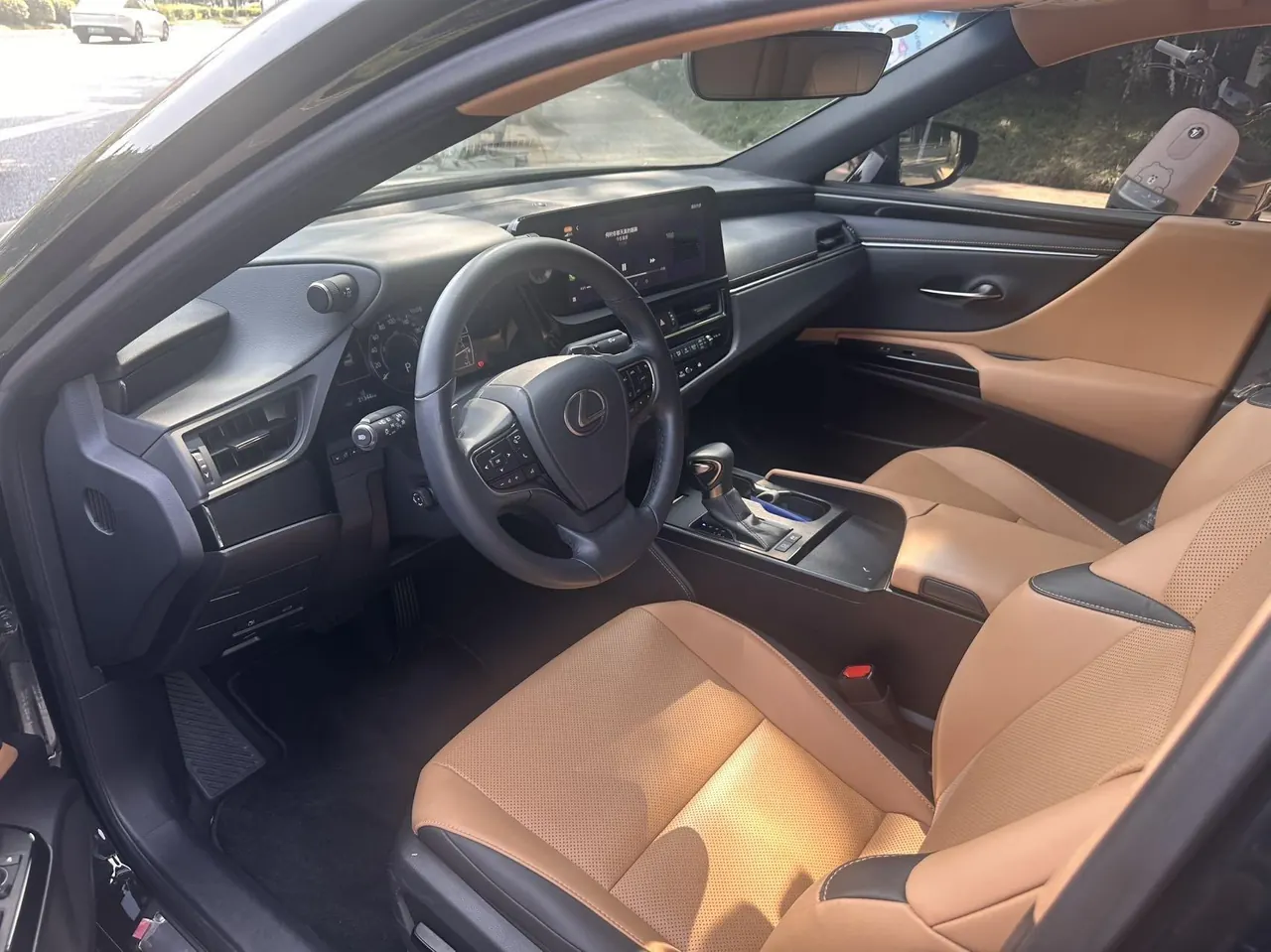 Lexus ES (Imported) 2022 ES300h 2.5 Stepless Premium Edition Automatic Gear 6