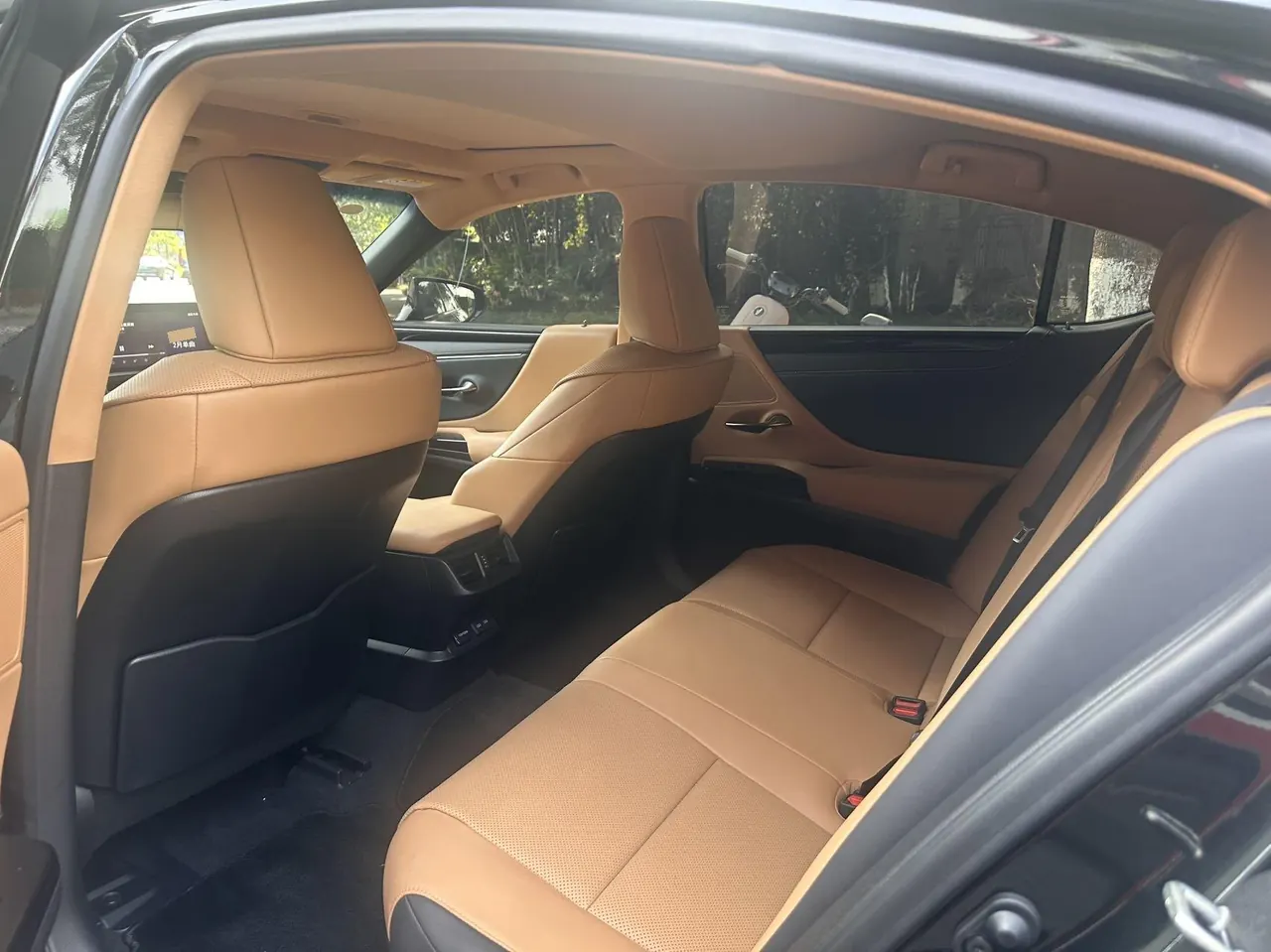 Lexus ES (Imported) 2022 ES300h 2.5 Stepless Premium Edition Automatic Gear 7