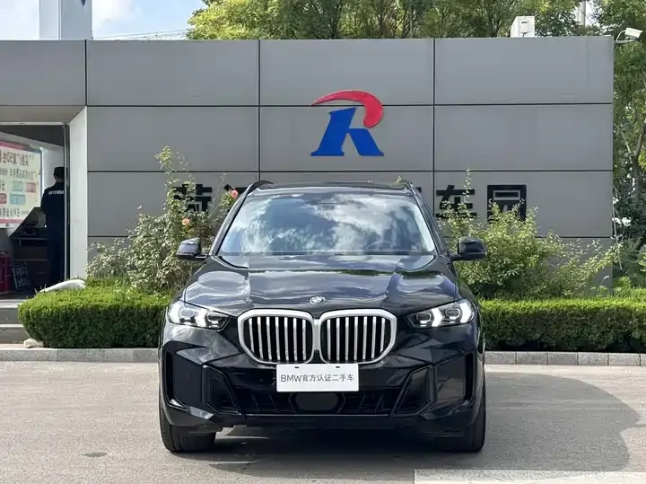 BMW X5 2023 xDrive 30Li exclusive m sports obsidian night suit 4