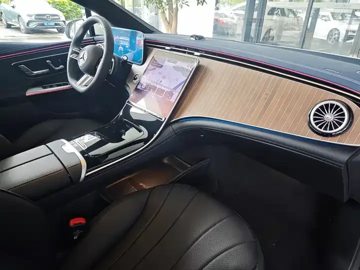 Mercedes Benz EQE 2025 500 4MATIC Pioneer Edition 8