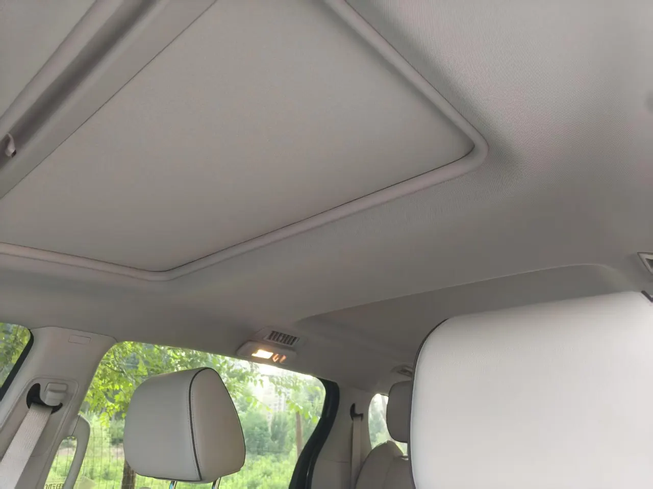 Buick 2021 GL8 Land Business Class 2.0T 652T Luxury Automatic Gear 3