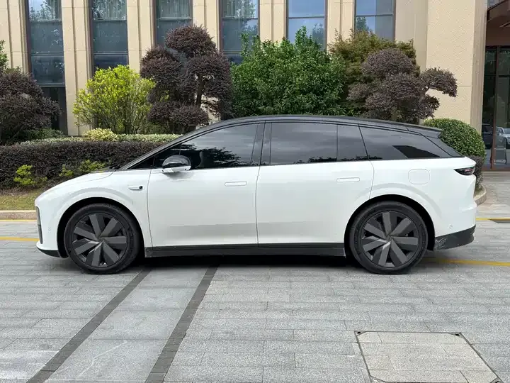 Li i6 2025 four-wheel drive standard edition 9
