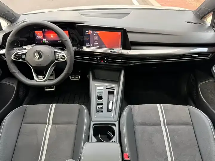 Golf 2023 facelift 280TSI DSG R-Line Lite 10