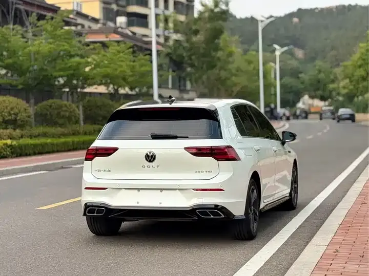 Golf 2023 facelift 280TSI DSG R-Line Lite 7