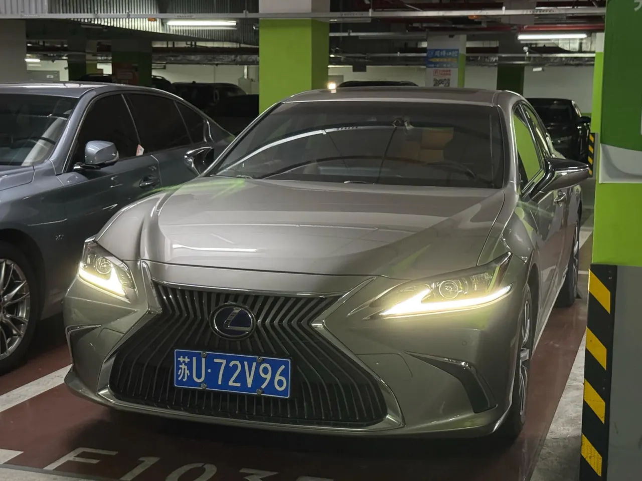 Open image lightbox: Lexus ES (Imported) 2020 ES300h 2.5 Stepless Excellence Edition Automatic Gear