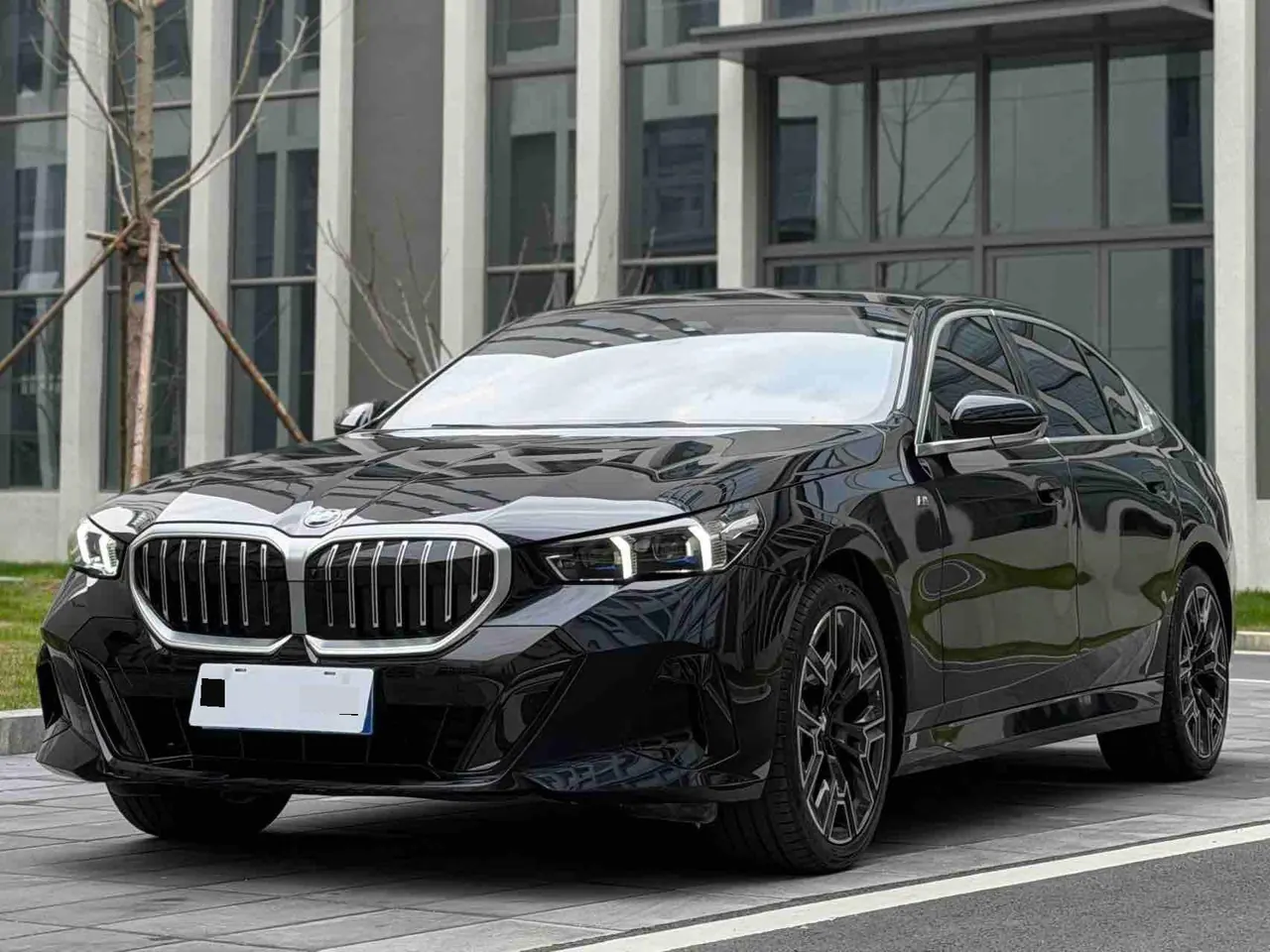 BMW 5 series 2025 530Li 48V 2.0T exclusive m sports suit automatic gear - View 1