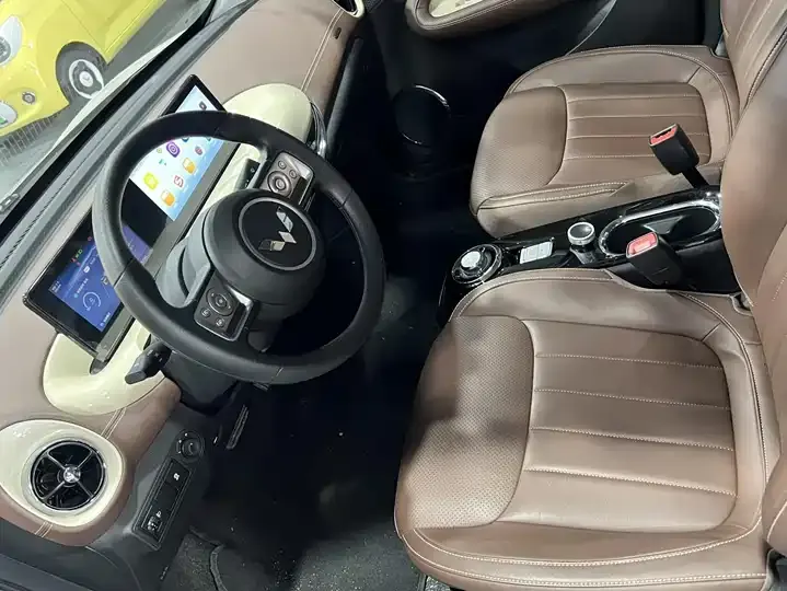 WuLing Plantronics 2024 333km LingBox Connected 7