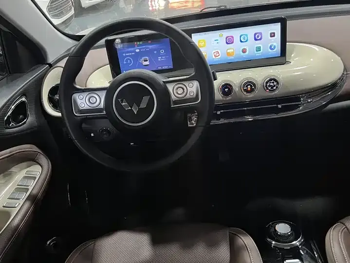 WuLing Plantronics 2024 333km LingBox Connected 8