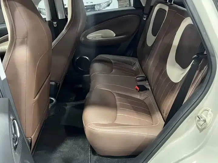 WuLing Plantronics 2024 333km LingBox Connected 9