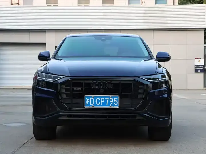Audi Q8 2021 55 TFSI Deluxe Dynamic 2