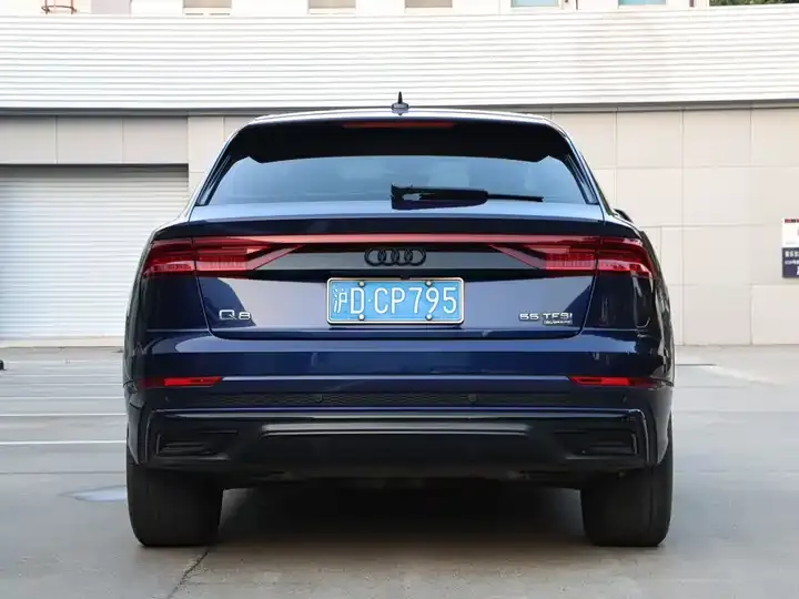 Audi Q8 2021 55 TFSI Deluxe Dynamic 3