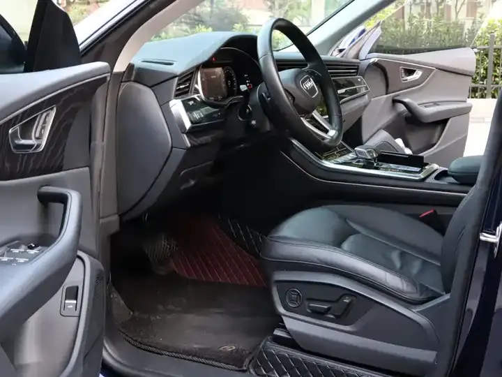 Audi Q8 2021 55 TFSI Deluxe Dynamic 7
