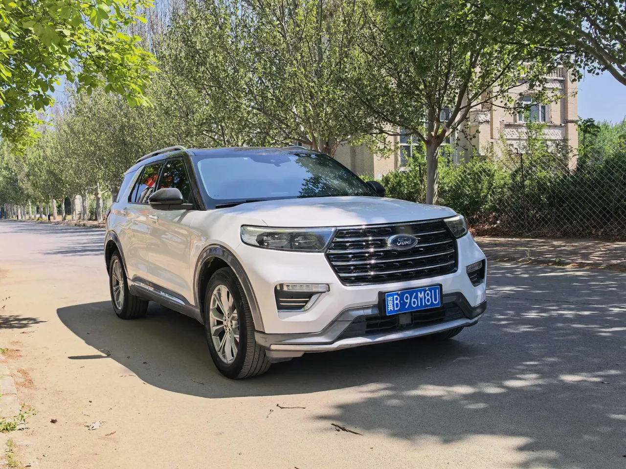 Ford 2020 Explorer 2.3T EcoBoost 285 Four-wheel Drive Titanium Edition 6-seat Automatic Gear 3