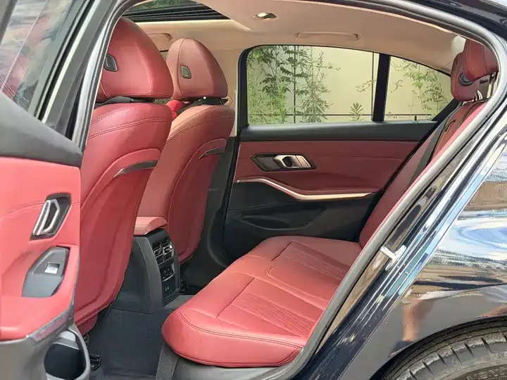 BMW 3 Series 2023 model 325i M Sport Package 10