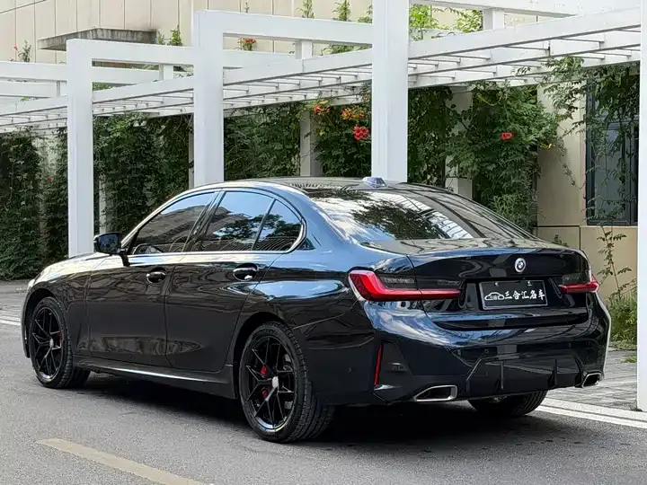 BMW 3 Series 2023 model 325i M Sport Package 3