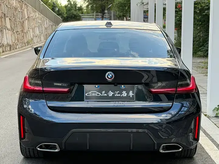 BMW 3 Series 2023 model 325i M Sport Package 4
