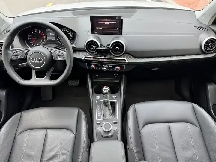 Audi Q2L 2022 35 TFSI Fashion Dynamic 10