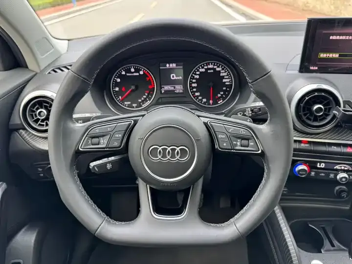 Audi Q2L 2022 35 TFSI Fashion Dynamic 11