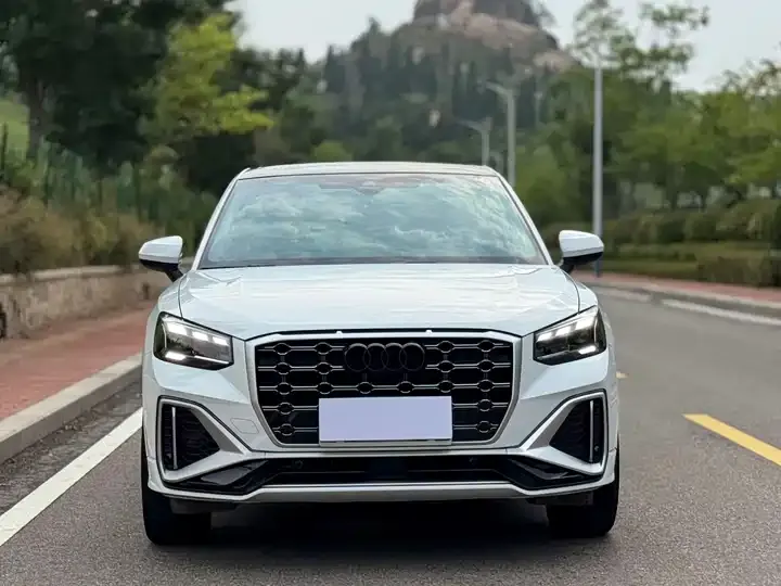 Audi Q2L 2022 35 TFSI Fashion Dynamic 2