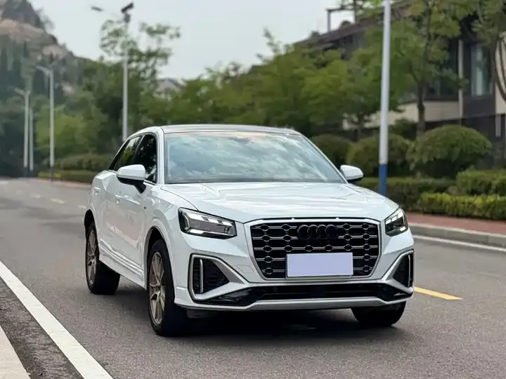 Audi Q2L 2022 35 TFSI Fashion Dynamic 3