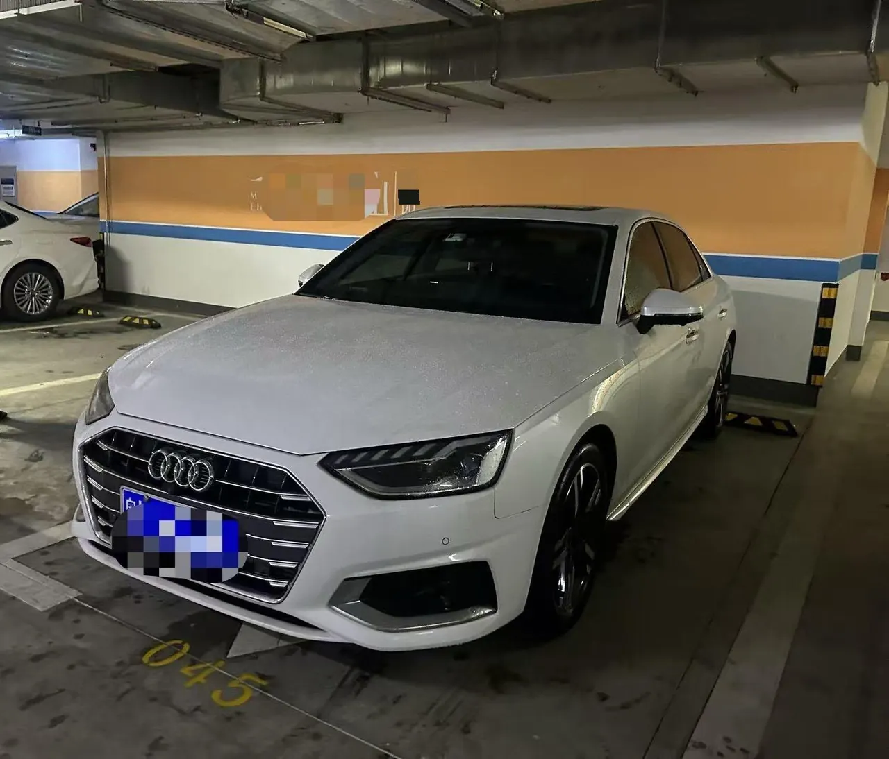 Audi 2022 A4L 2.0TFSI 40TFSI Fashion Elegant Automatic - View 1