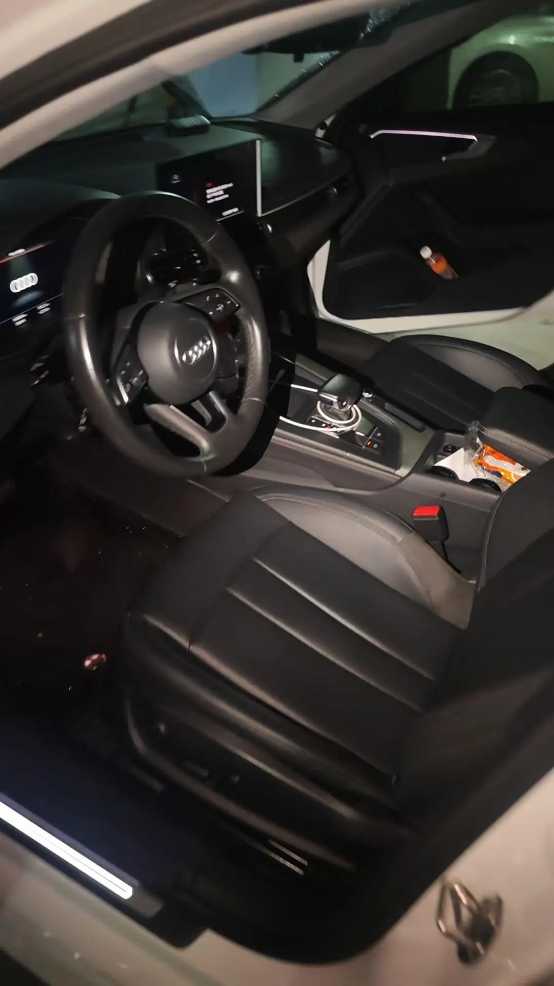 Audi 2022 A4L 2.0TFSI 40TFSI Fashion Elegant Automatic 2