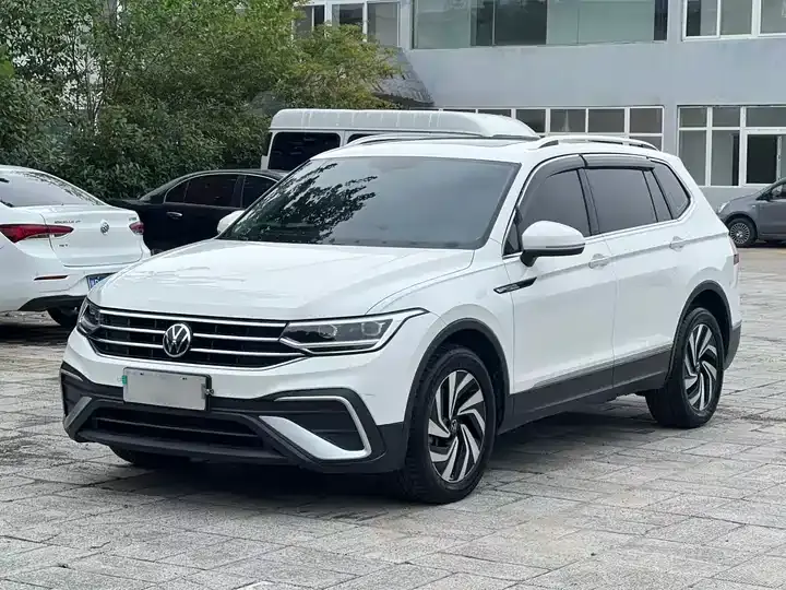 Tiguan L 2023 330TSI Automatic Two-Drive Smart Edition - View 1