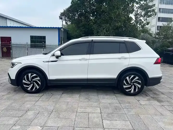 Tiguan L 2023 330TSI Automatic Two-Drive Smart Edition 4