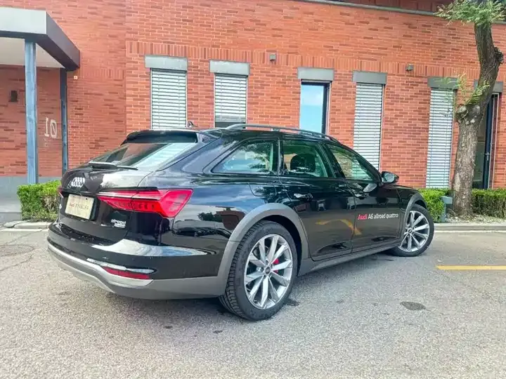 Audi A6 (Imported) 2024 allroad quattro 55 TFSI Exclusive Off-road Model 3