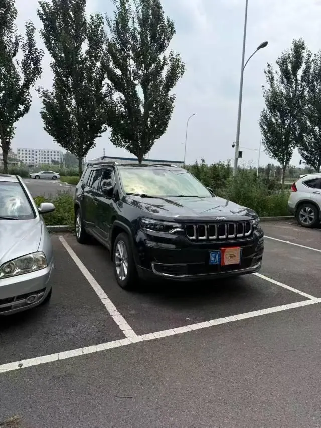 Jeep 2020 big commander 2.0T four-wheel drive elite enhanced automatic gear 2