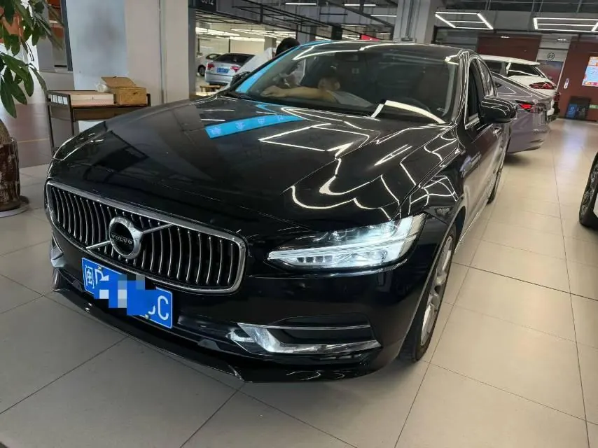 Open image lightbox: Volvo 2020 S90 2.0T T5 Zhiyuan Deluxe Edition Automatic Gear