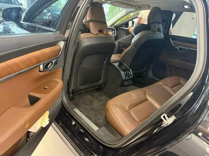 Volvo 2020 S90 2.0T T5 Zhiyuan Deluxe Edition Automatic Gear 3