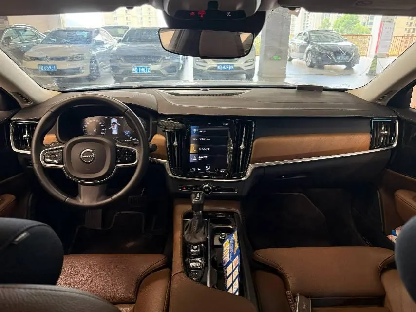 Volvo 2020 S90 2.0T T5 Zhiyuan Deluxe Edition Automatic Gear 4
