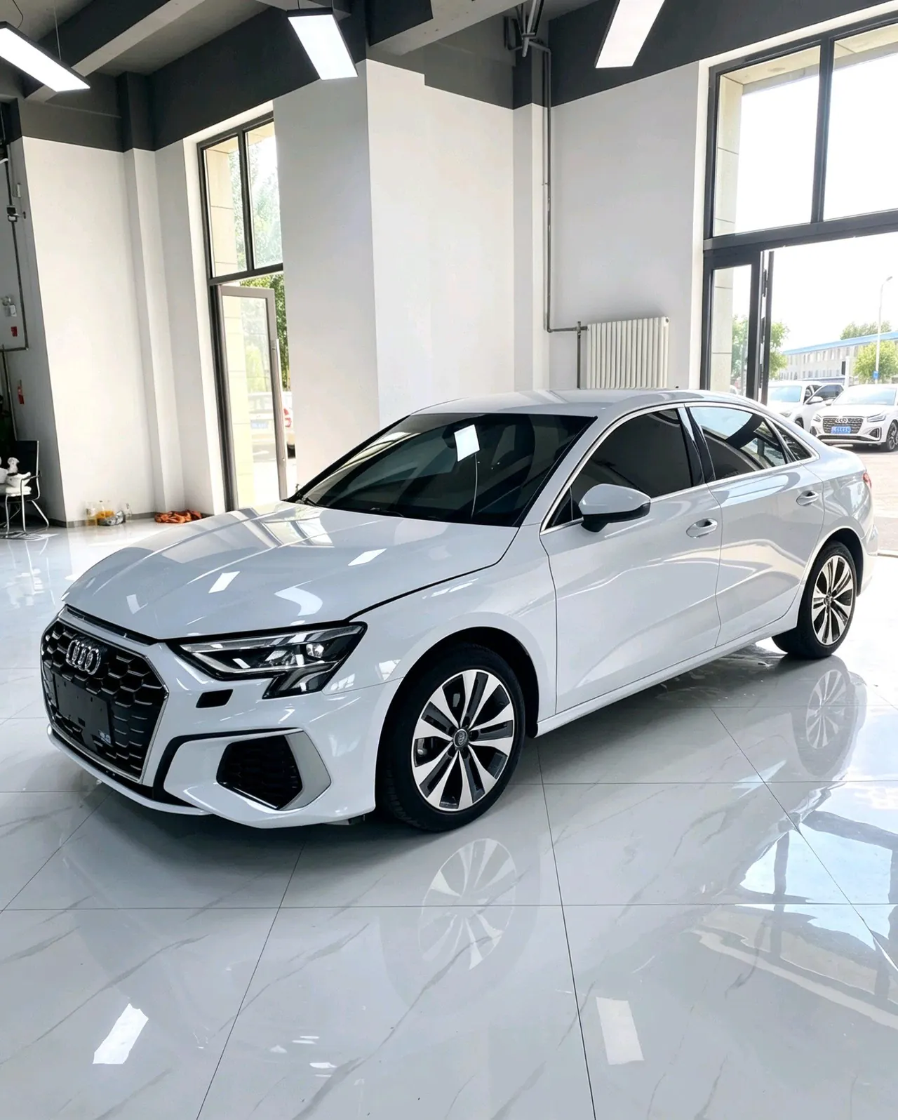 Открыть галерею: Audi 2021 A3L Limousine 1.4TFSI 35TFSI Fashion Sports Automatic