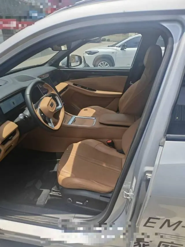 Geely Galaxy 2025 L7 EM-i 1.5 115km Discovery Edition Automatic Gear 3