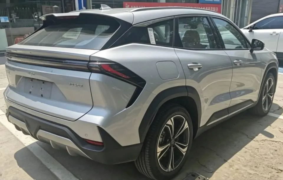 Geely Galaxy 2025 L7 EM-i 1.5 115km Discovery Edition Automatic Gear 4