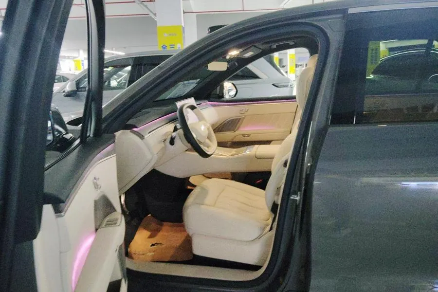 ONVO 2025 L90 Ultra Six‑Seater Automatic 2