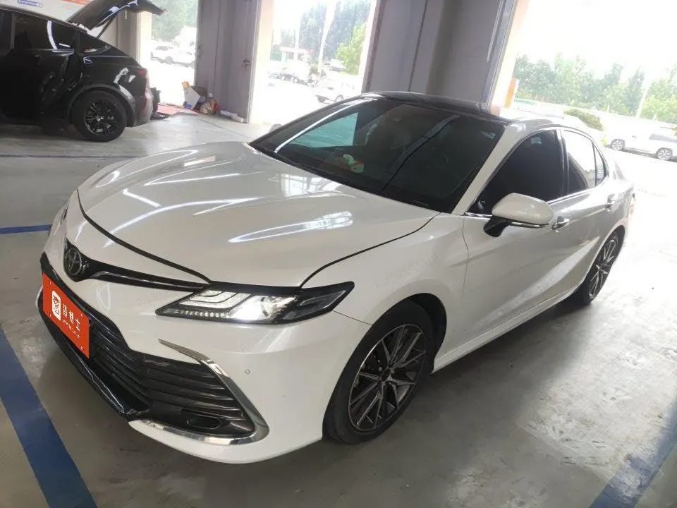 Open image lightbox: Toyota 2021 Camry 2.5G Deluxe Edition Automatic Gear