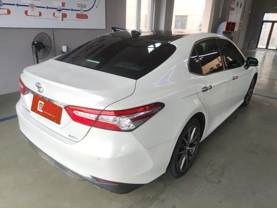 Toyota 2021 Camry 2.5G Deluxe Edition Automatic Gear 2
