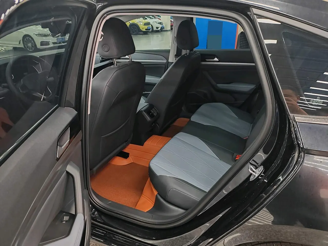 Volkswagen 2026 LaVida 1.5 Star 5 Million Edition Automatic Gear 4