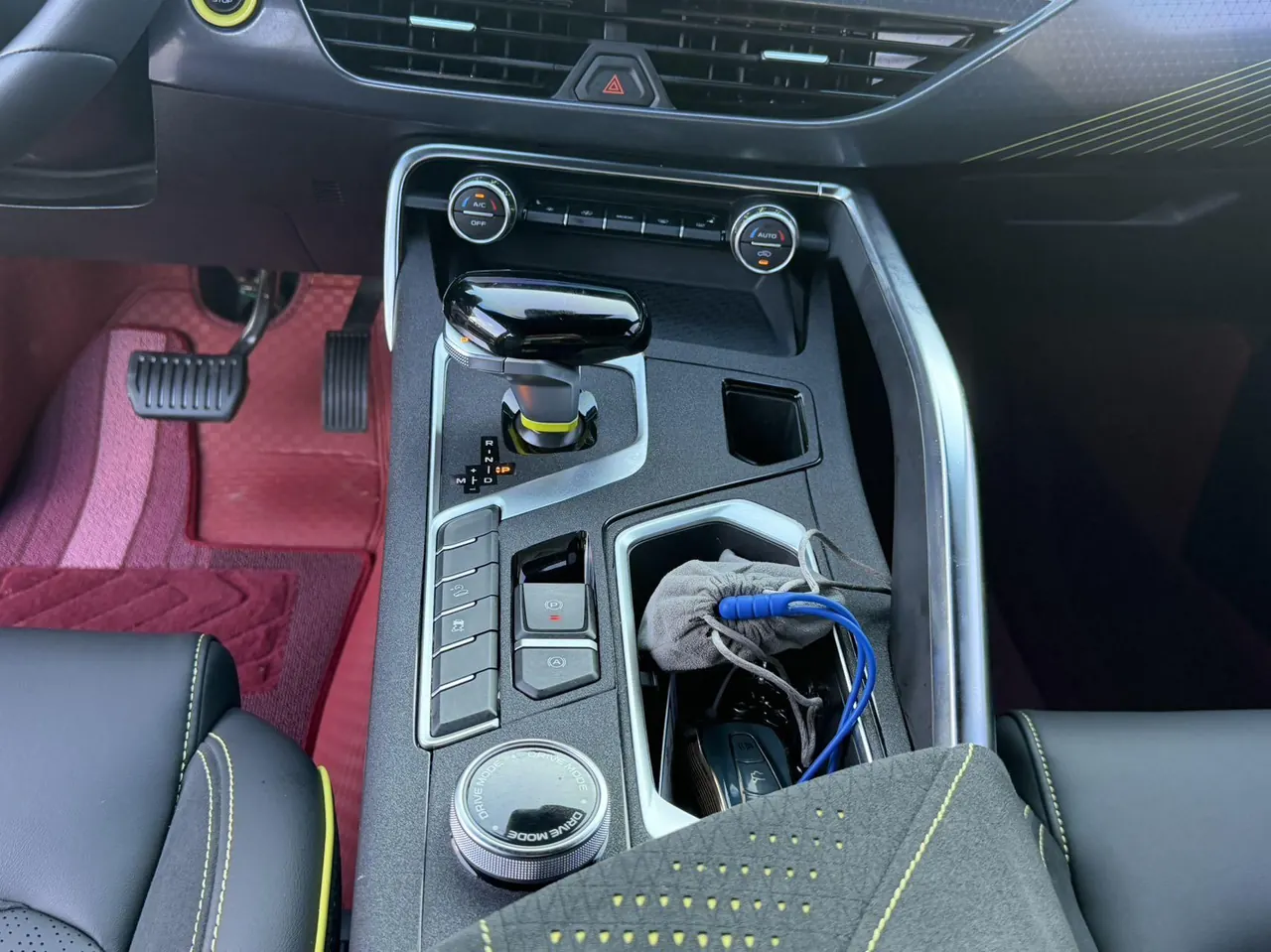 Geely 2021 xingyue S 2.0TD two-drive lightning version automatic gear 10