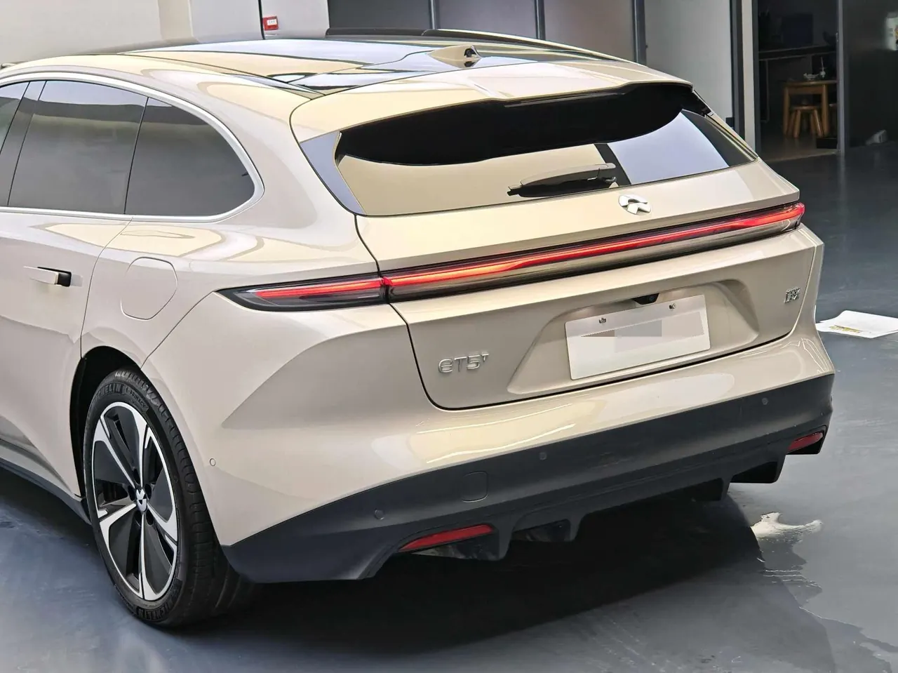 NIO 2024 ET5T 100kWh Touring automatic 18